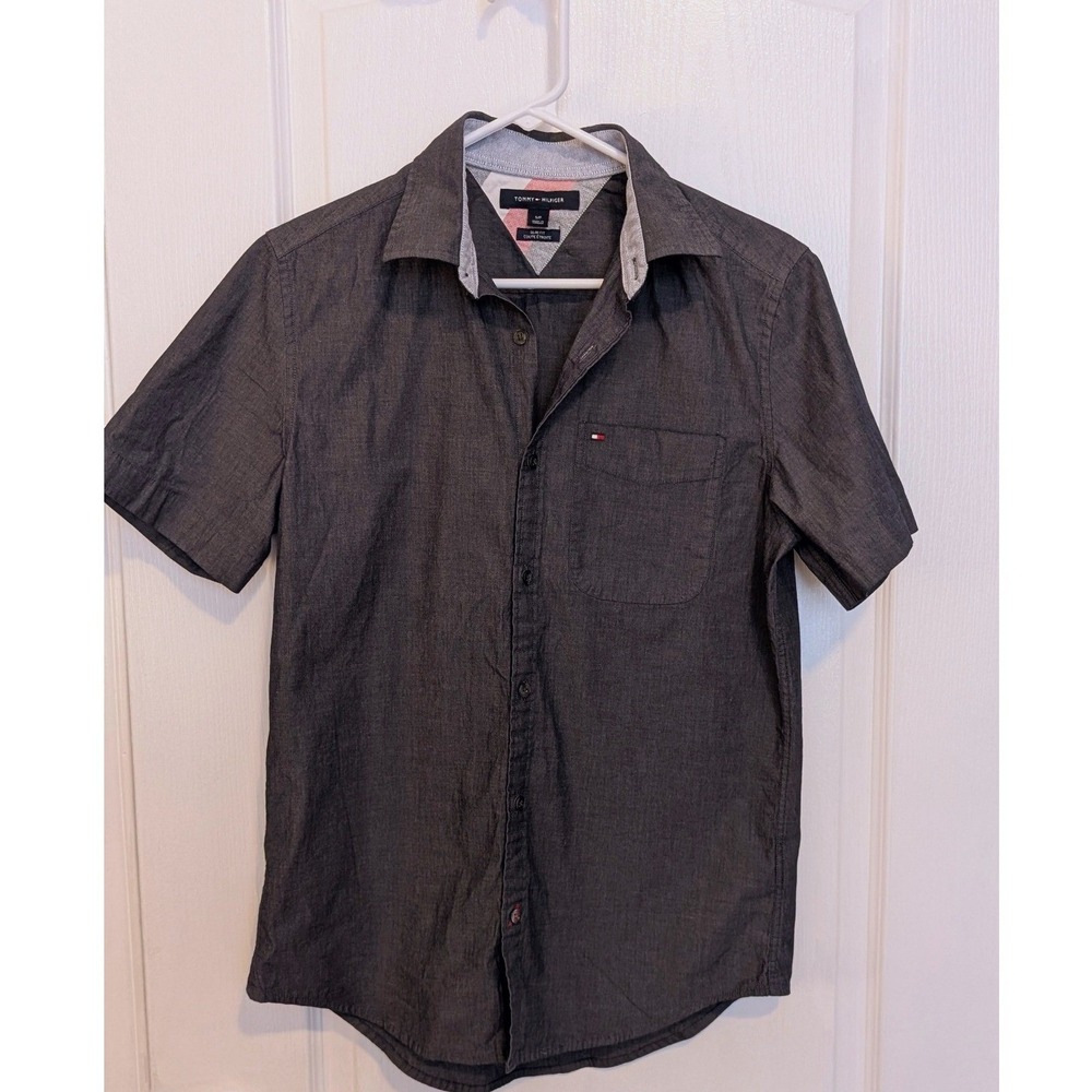 Tommy Hilfiger Mens Small Button Down Shirt. Short sleeve. Slim Fit.